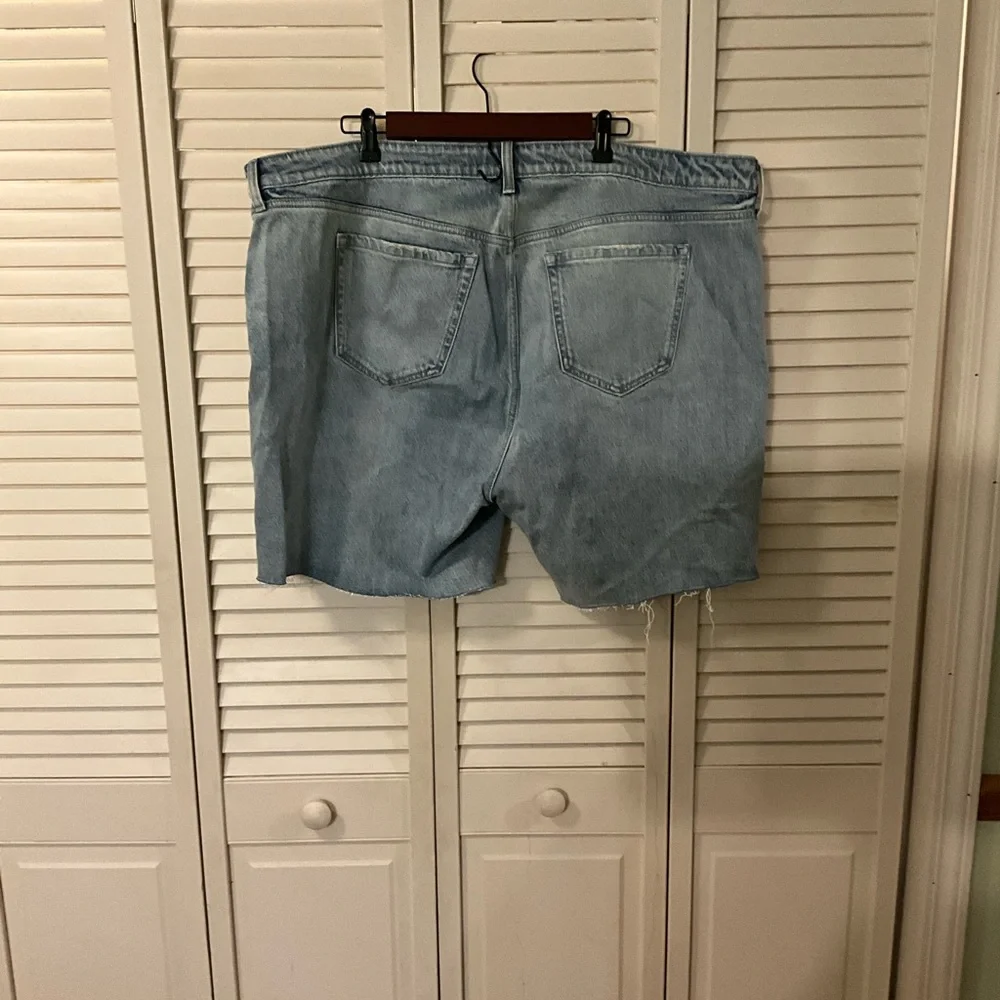 SOLD Torrid Jean Shorts Women’s - Picture 2 of 4